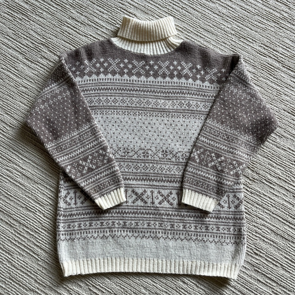 Soft turtleneck brown winter oversized sweater